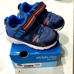 Stride Rite toddler tennis shoes size 7XW